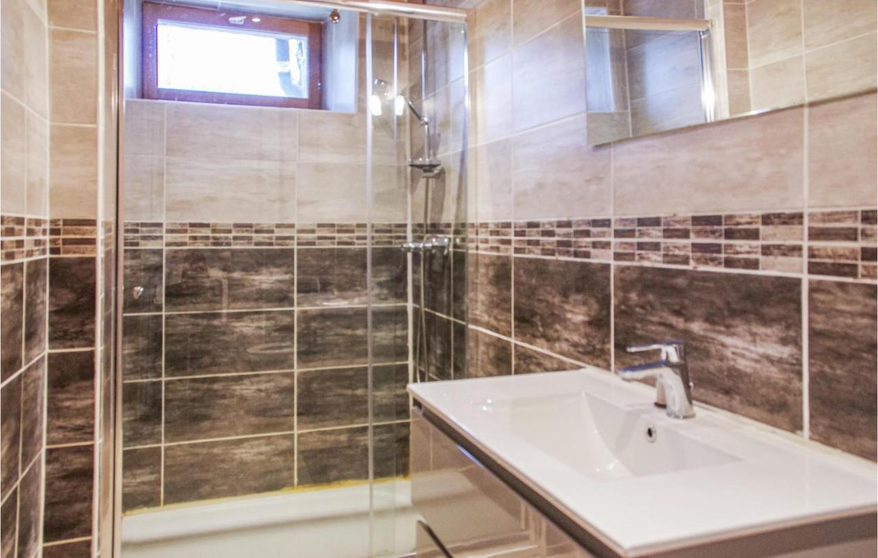 3 Bedroom Beautiful Home In Cheylade Exterior photo